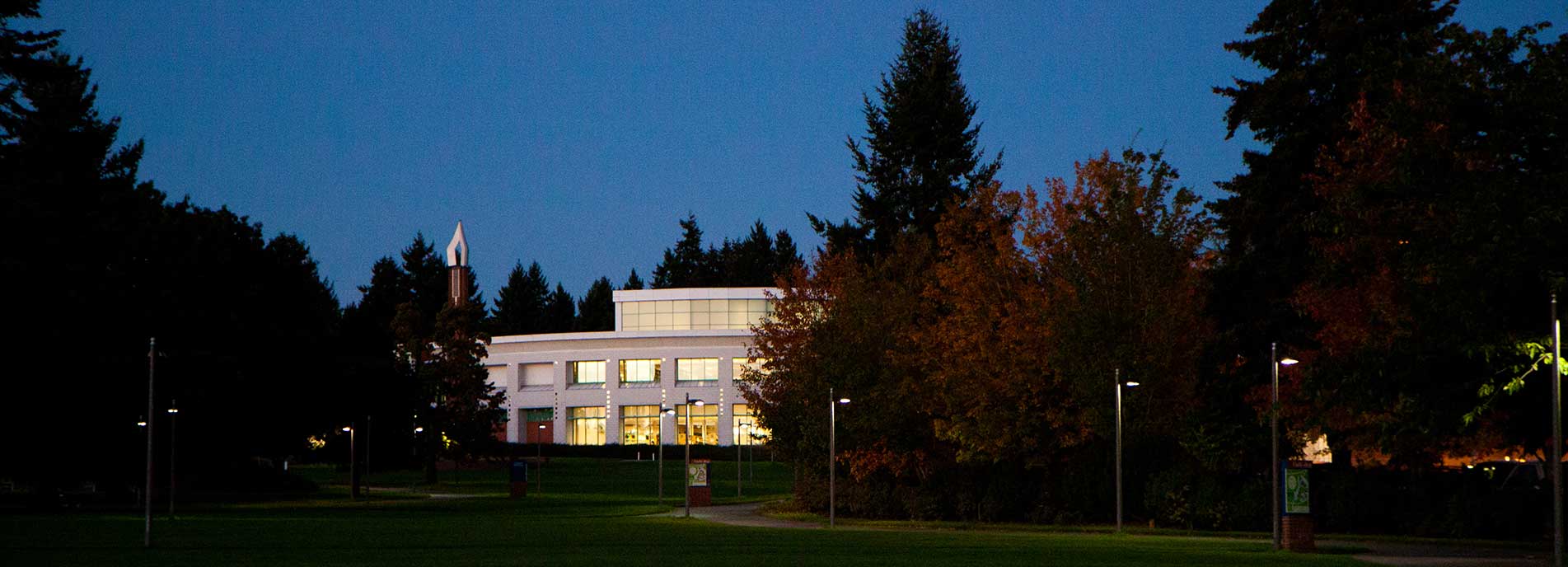 Cannell at night